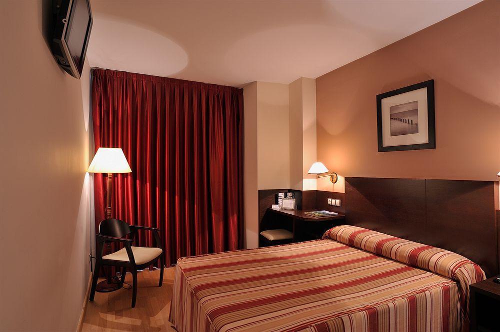Hotel Castro Real Oviedo Buitenkant foto