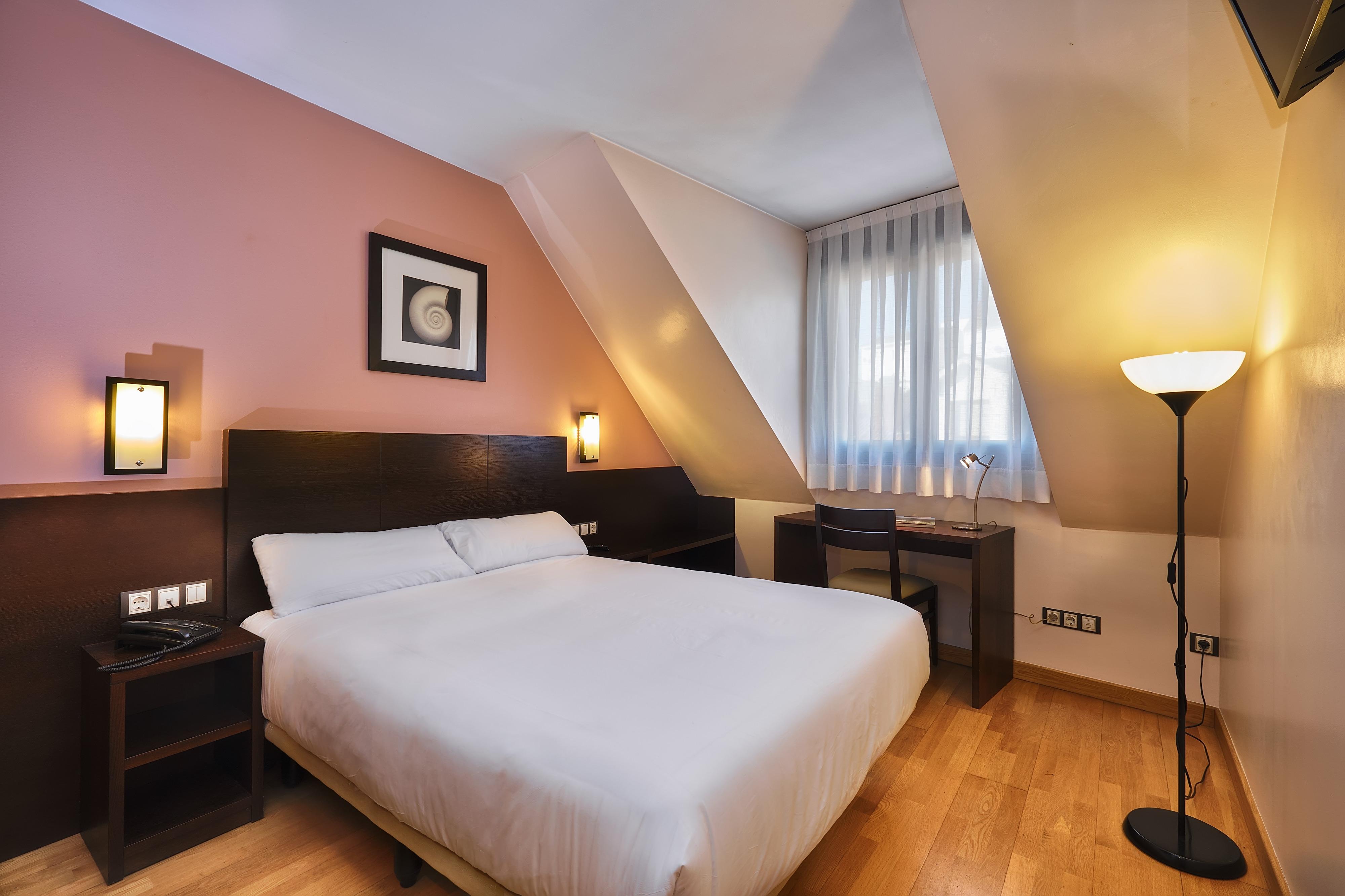 Hotel Castro Real Oviedo Buitenkant foto