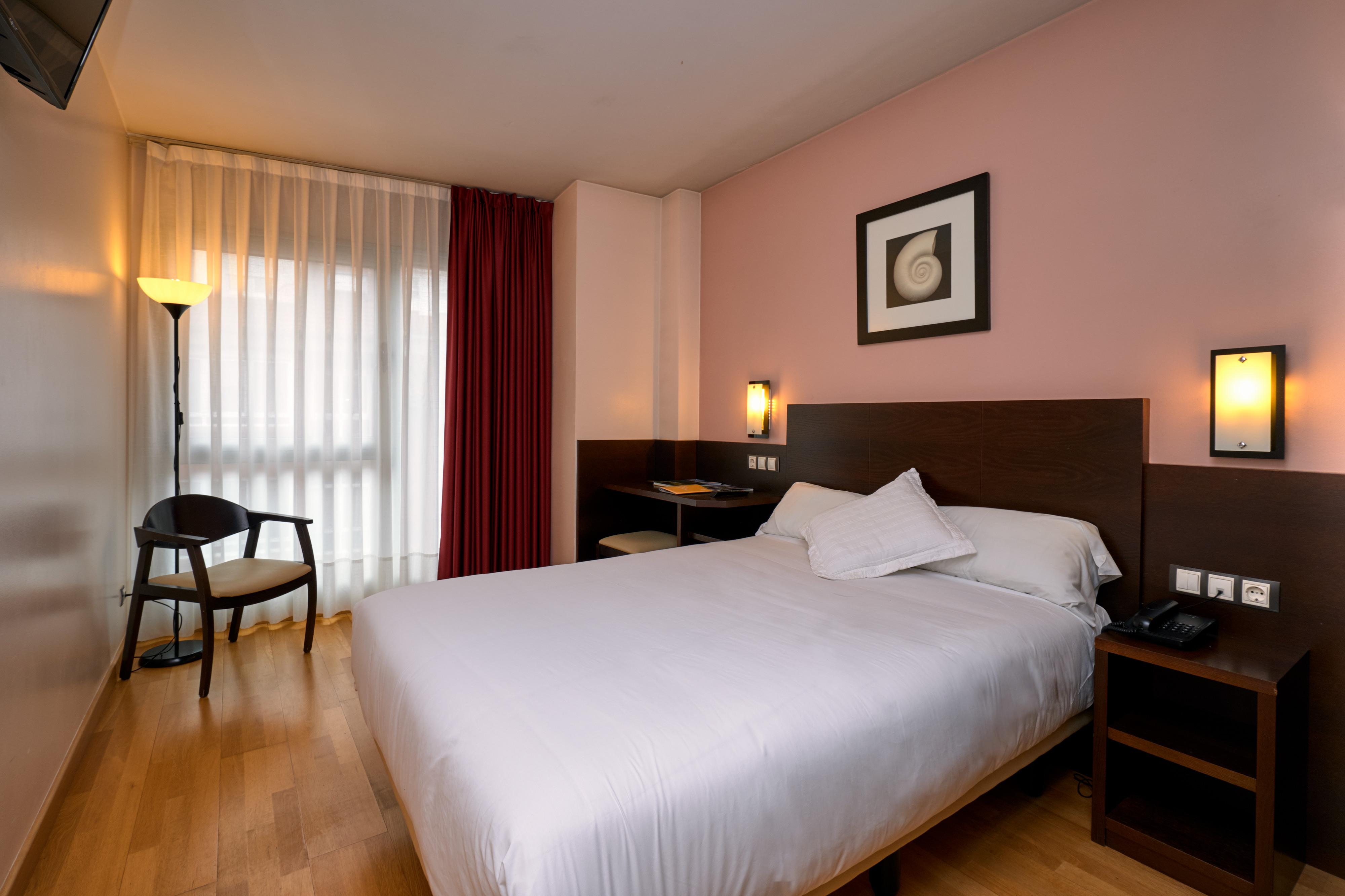 Hotel Castro Real Oviedo Buitenkant foto