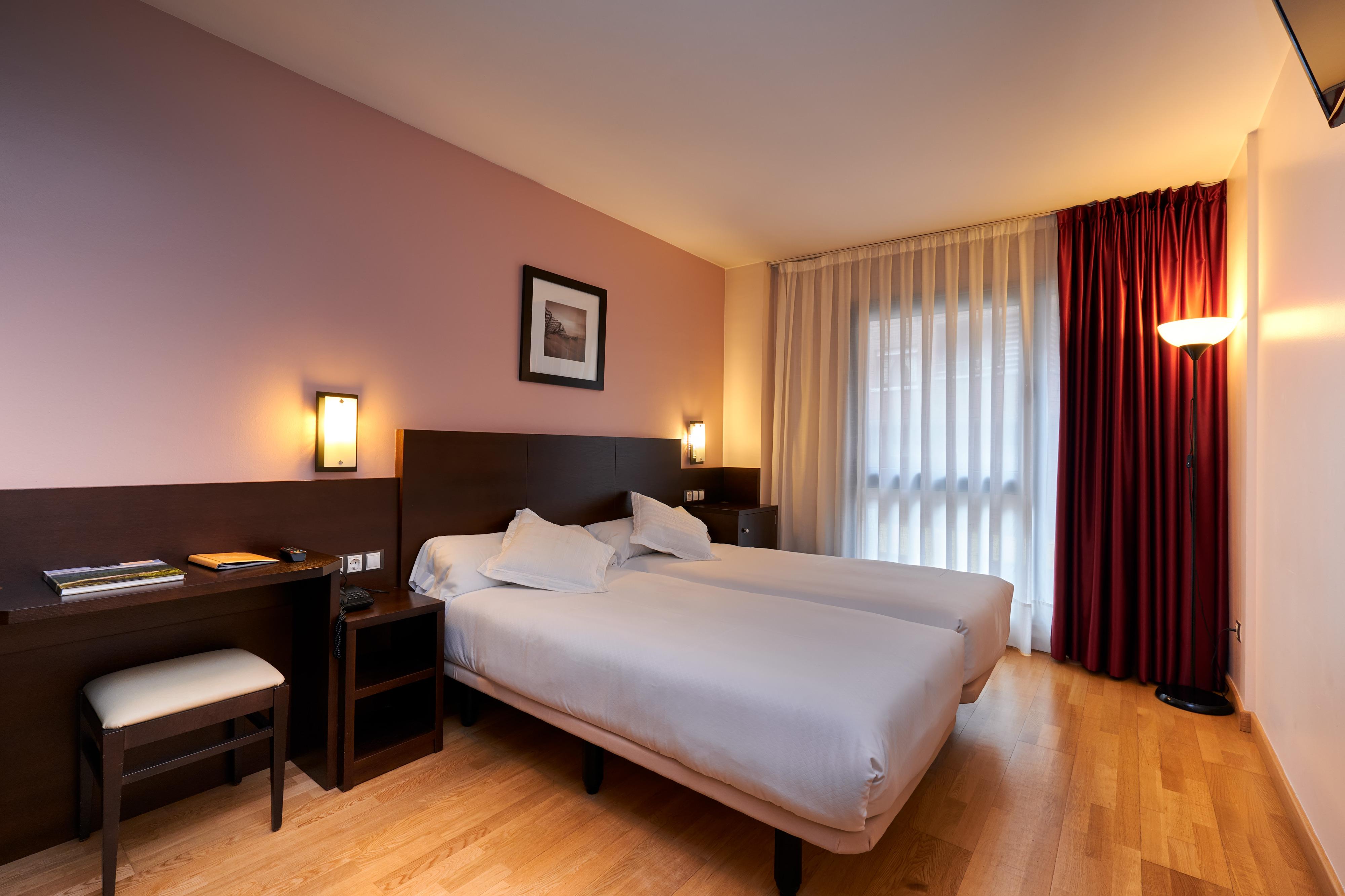 Hotel Castro Real Oviedo Buitenkant foto