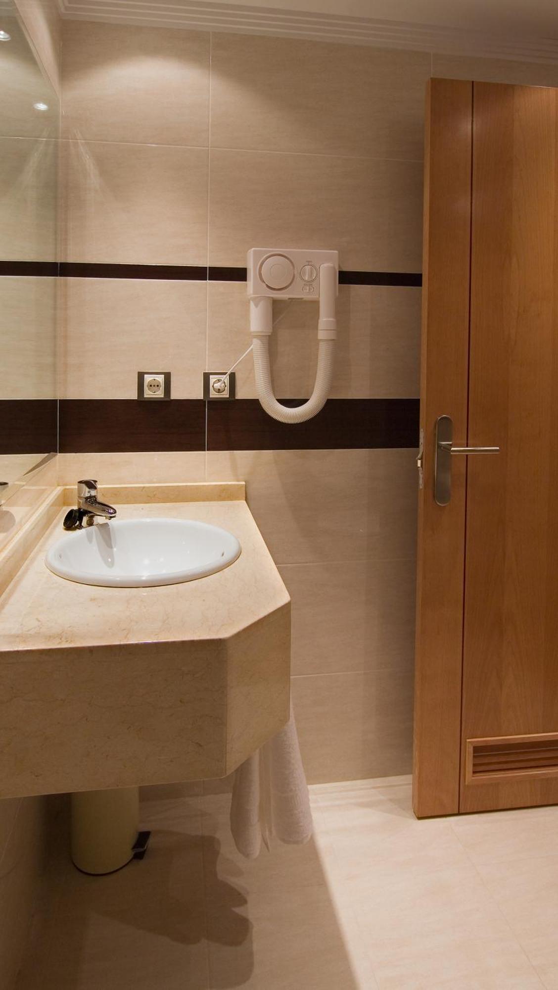 Hotel Castro Real Oviedo Buitenkant foto